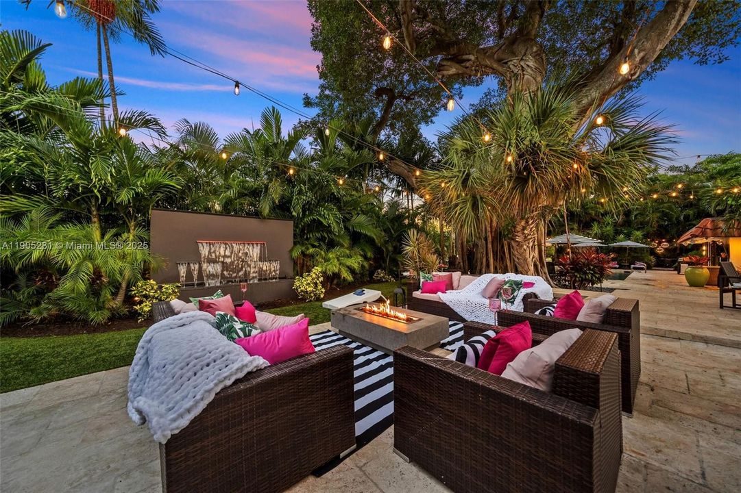 На продажу: $3,990,000 (5 спален, 5 ванн, 3056 Квадратных фут)