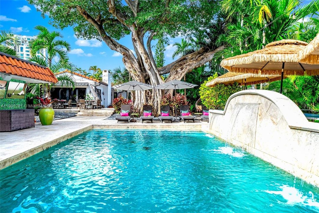 На продажу: $3,990,000 (5 спален, 5 ванн, 3056 Квадратных фут)