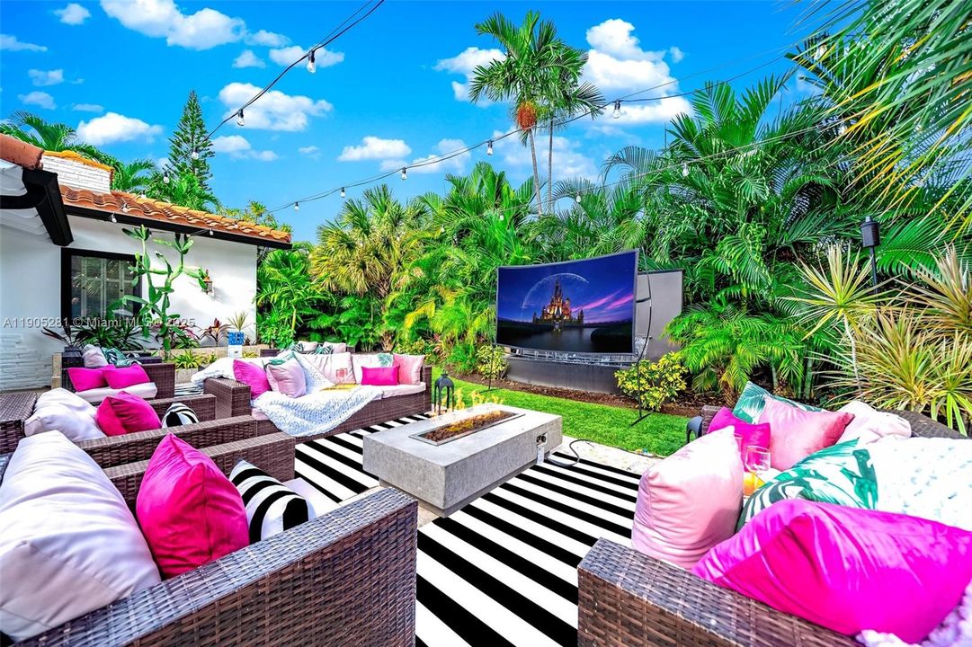 На продажу: $3,990,000 (5 спален, 5 ванн, 3056 Квадратных фут)