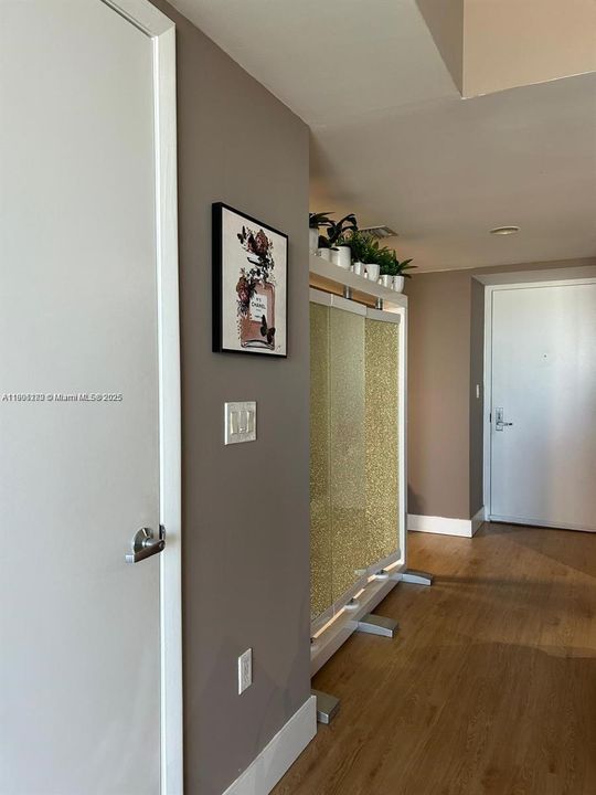 For Rent: $3,300 (1 beds, 1 baths, 800 Square Feet)