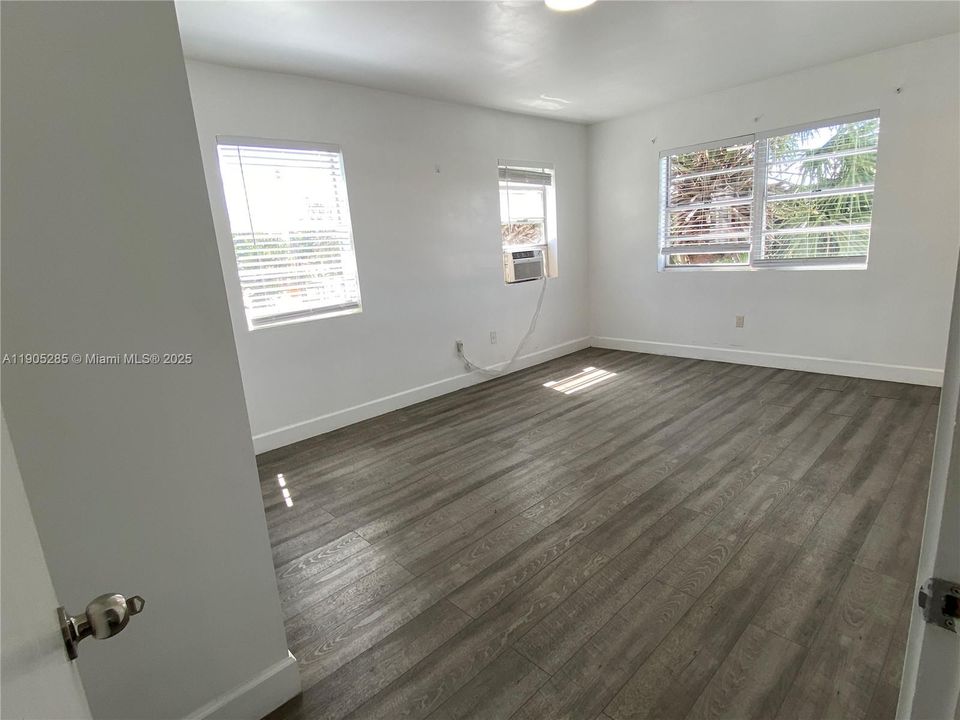 Recently Rented: $2,600 (2 beds, 2 baths, 5094 Square Feet)