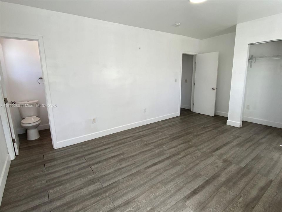 Recently Rented: $2,600 (2 beds, 2 baths, 5094 Square Feet)