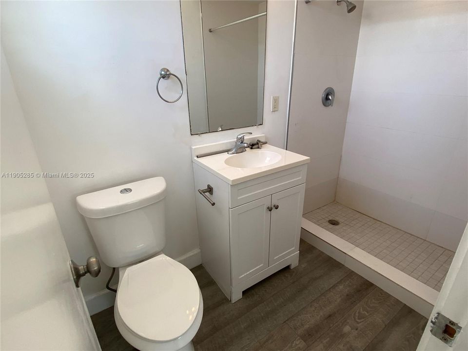 Recently Rented: $2,600 (2 beds, 2 baths, 5094 Square Feet)