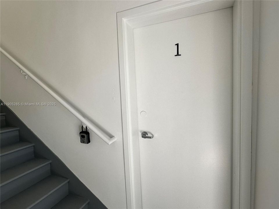 Recently Rented: $2,600 (2 beds, 2 baths, 5094 Square Feet)