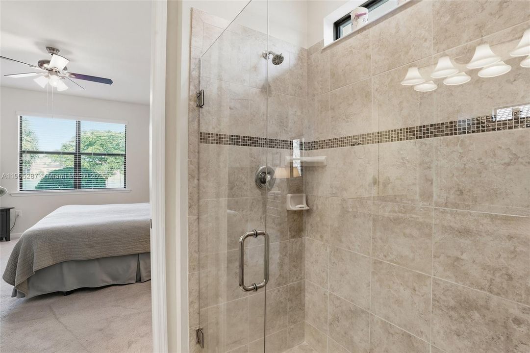 En Venta: $340,000 (3 camas, 2 baños, 1675 Pies cuadrados)