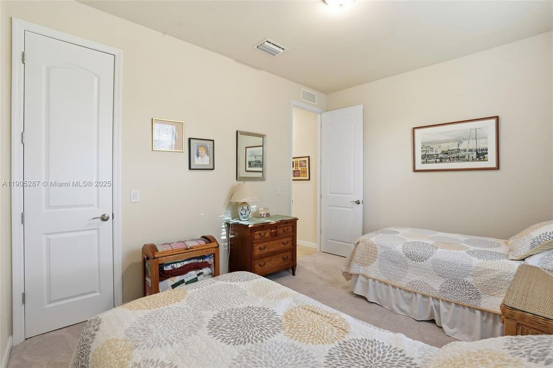 En Venta: $340,000 (3 camas, 2 baños, 1675 Pies cuadrados)