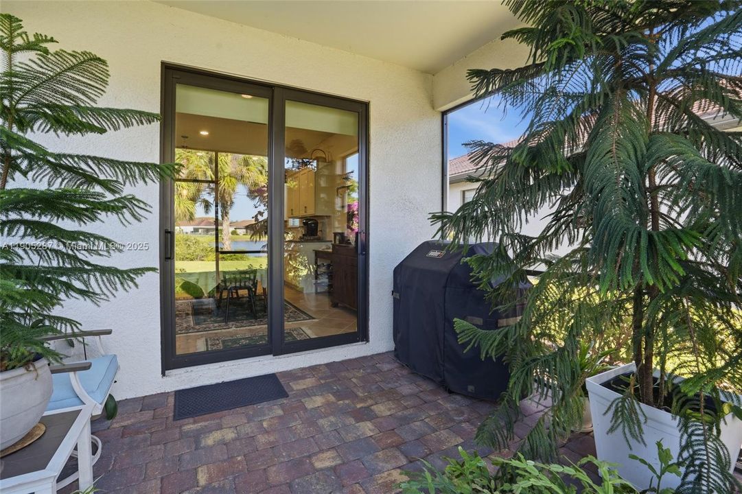 En Venta: $340,000 (3 camas, 2 baños, 1675 Pies cuadrados)