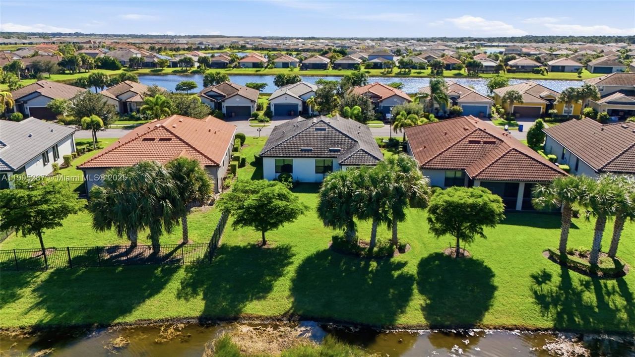 En Venta: $340,000 (3 camas, 2 baños, 1675 Pies cuadrados)