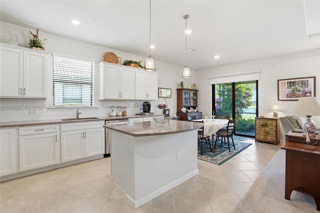 En Venta: $340,000 (3 camas, 2 baños, 1675 Pies cuadrados)