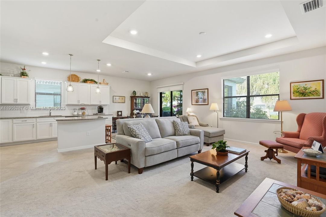 En Venta: $340,000 (3 camas, 2 baños, 1675 Pies cuadrados)