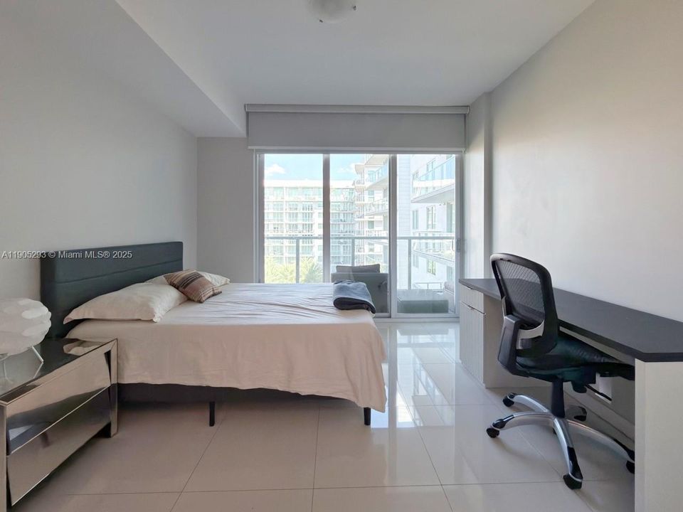 На продажу: $435,000 (2 спален, 2 ванн, 1130 Квадратных фут)