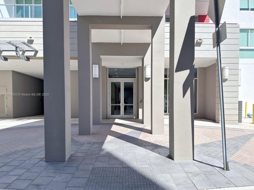 На продажу: $435,000 (2 спален, 2 ванн, 1130 Квадратных фут)