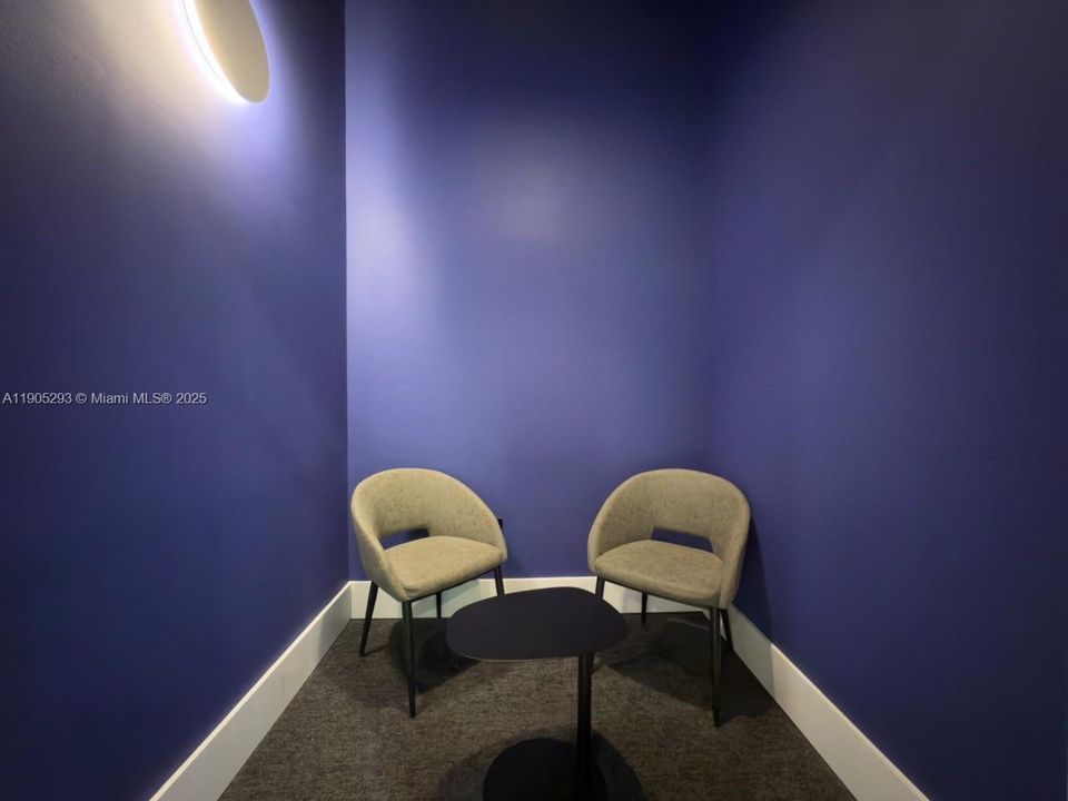 На продажу: $435,000 (2 спален, 2 ванн, 1130 Квадратных фут)