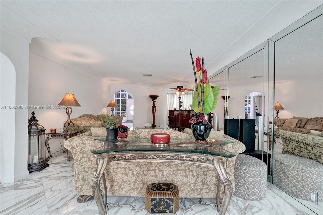 For Rent: $16,500 (5 beds, 3 baths, 5207 Square Feet)