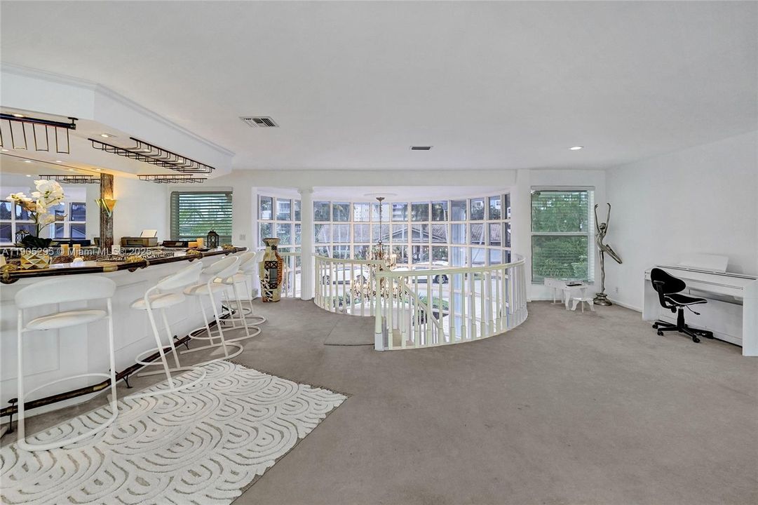 For Rent: $16,500 (5 beds, 3 baths, 5207 Square Feet)