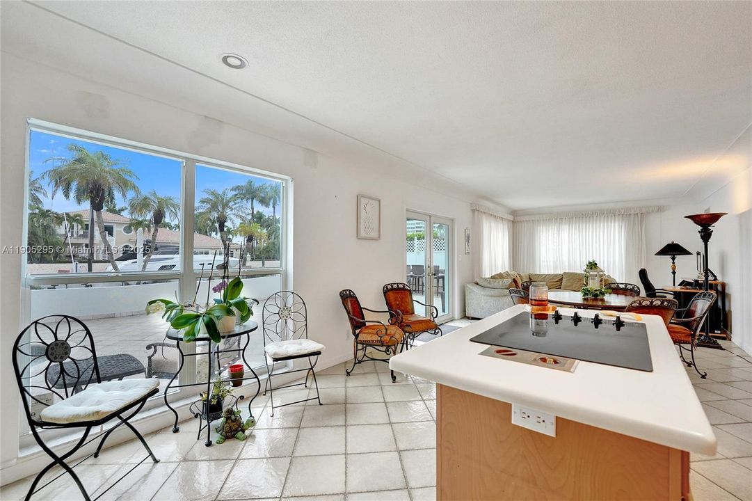 For Rent: $16,500 (5 beds, 3 baths, 5207 Square Feet)