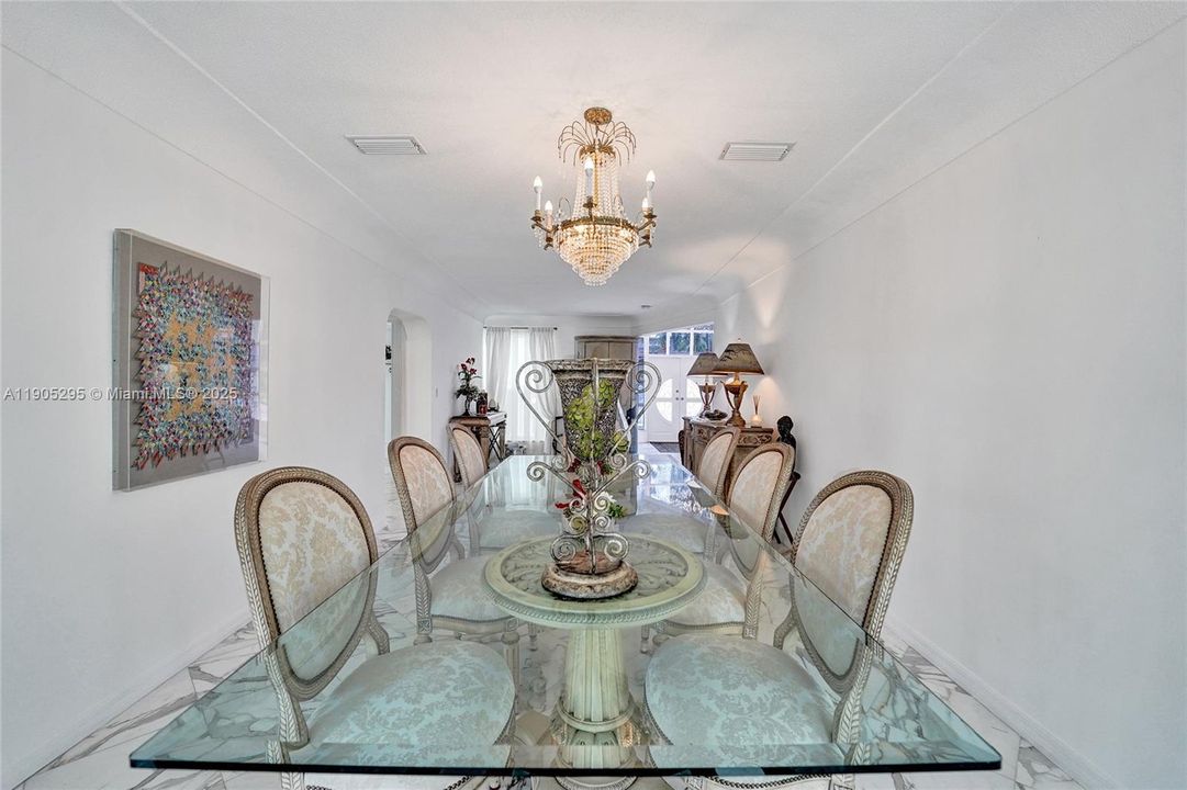 For Rent: $16,500 (5 beds, 3 baths, 5207 Square Feet)