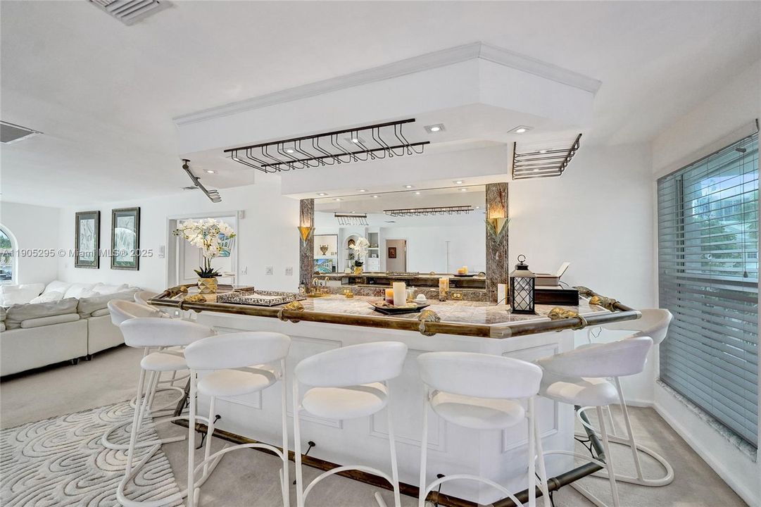 For Rent: $16,500 (5 beds, 3 baths, 5207 Square Feet)