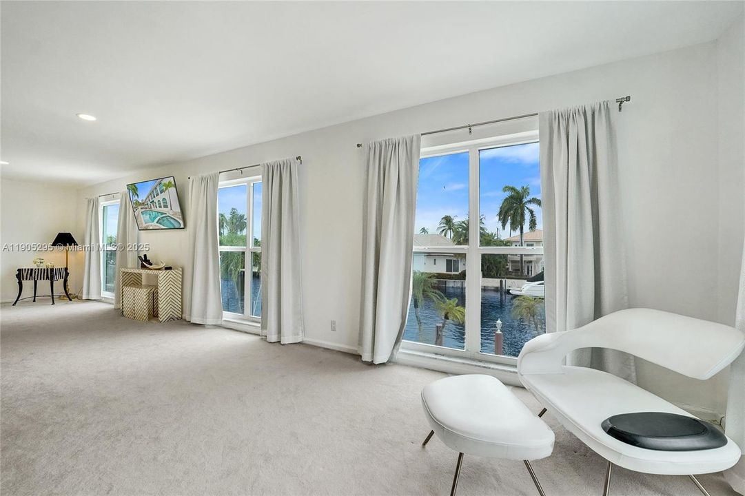 For Rent: $16,500 (5 beds, 3 baths, 5207 Square Feet)