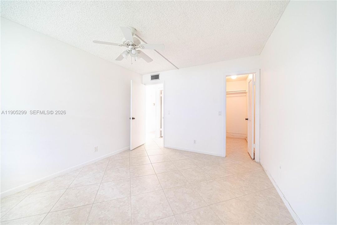 For Sale: $120,000 (2 beds, 2 baths, 907 Square Feet)