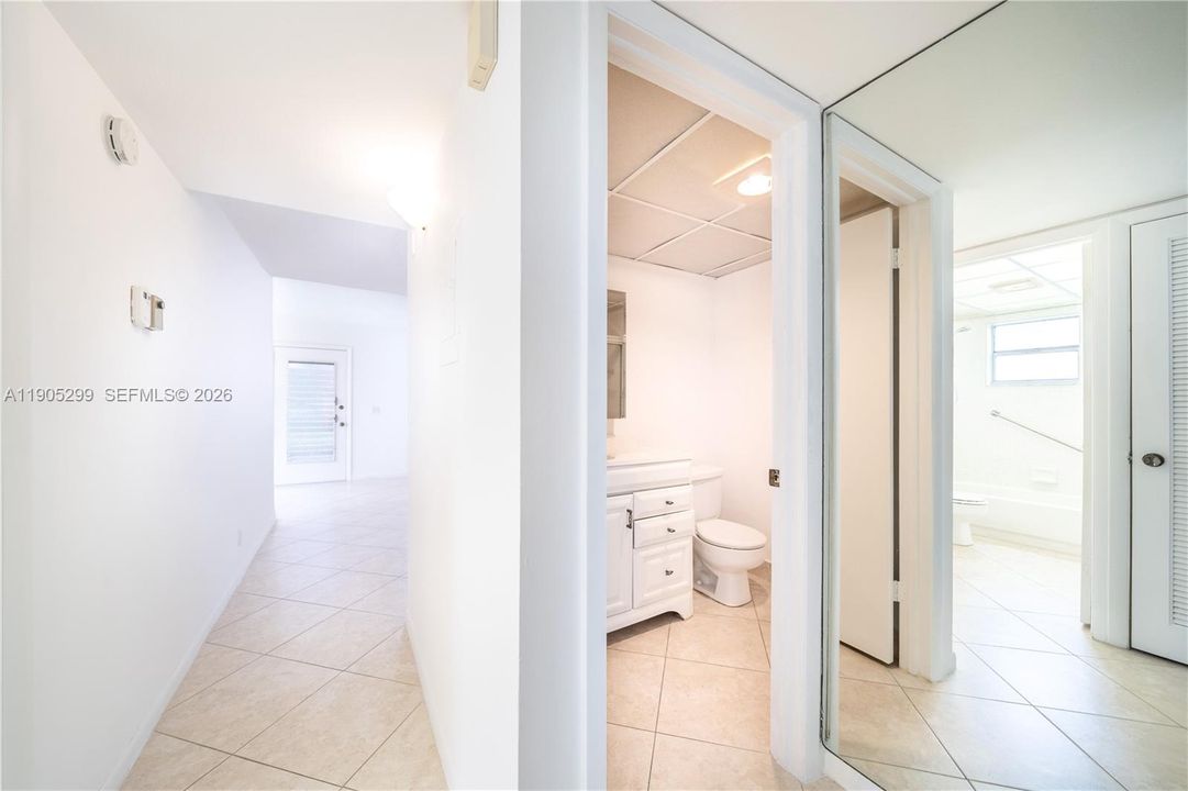 For Sale: $120,000 (2 beds, 2 baths, 907 Square Feet)