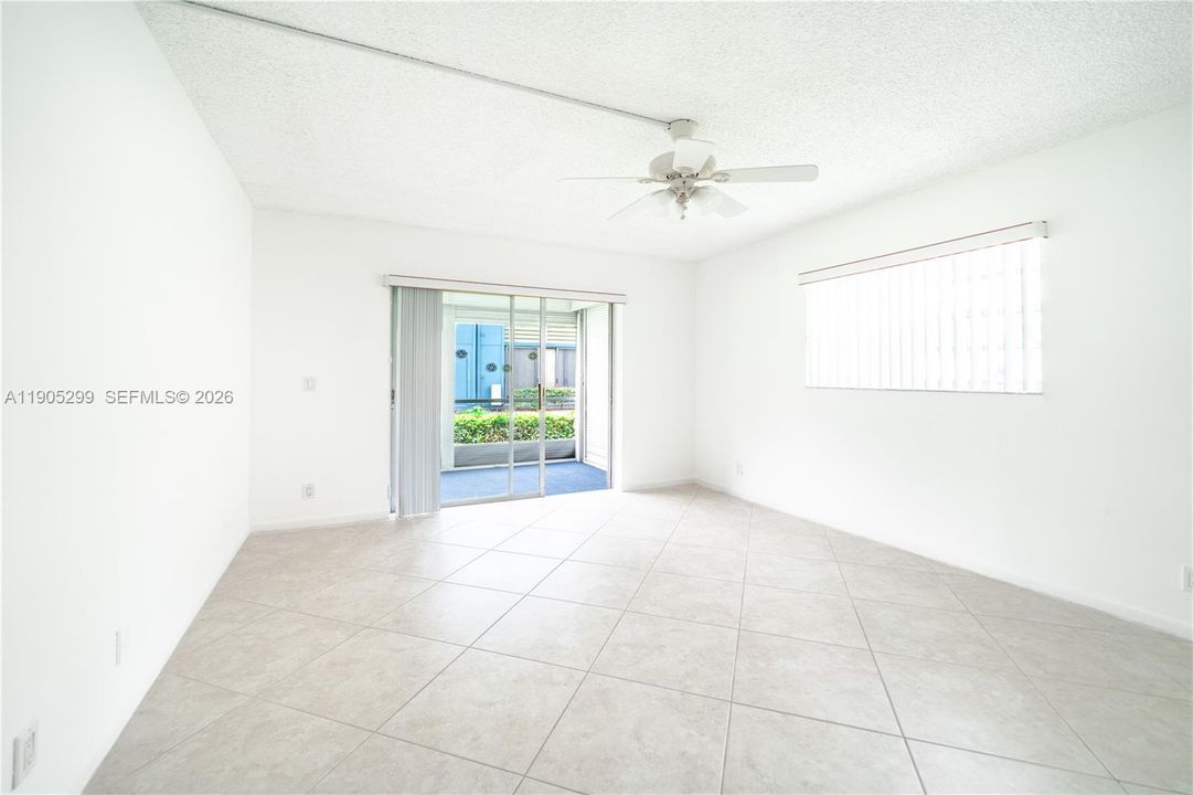 For Sale: $120,000 (2 beds, 2 baths, 907 Square Feet)