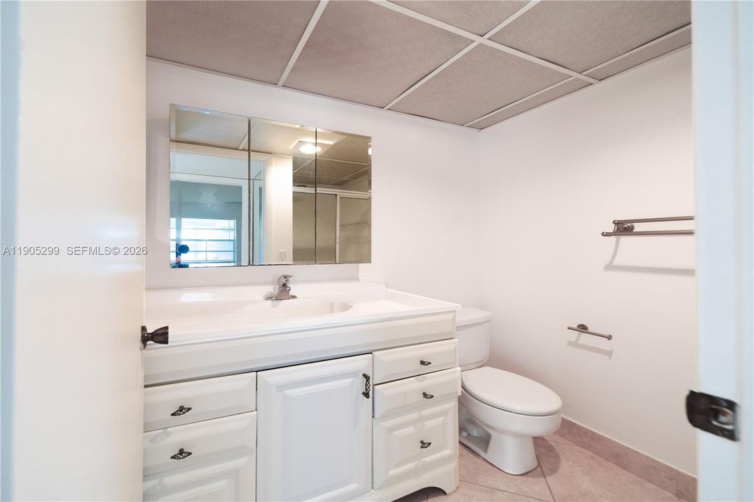 For Sale: $120,000 (2 beds, 2 baths, 907 Square Feet)
