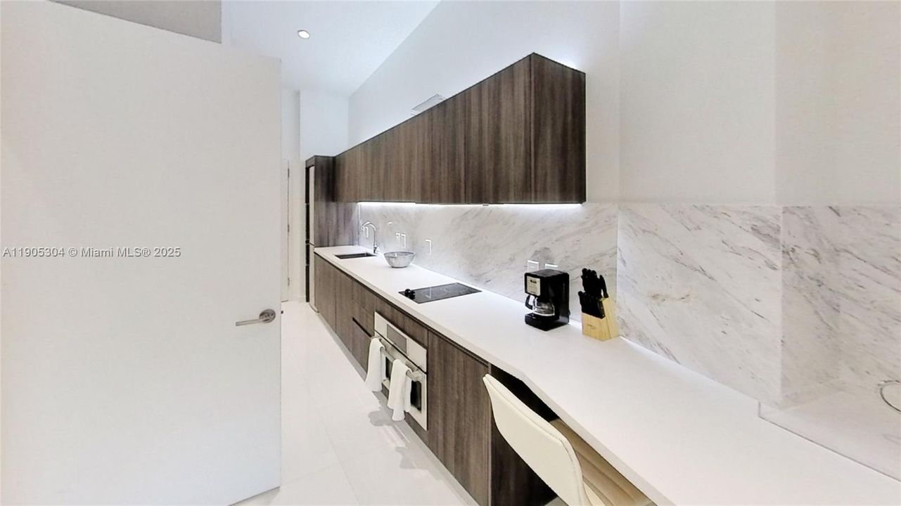 For Rent: $3,275 (0 beds, 1 baths, 528 Square Feet)