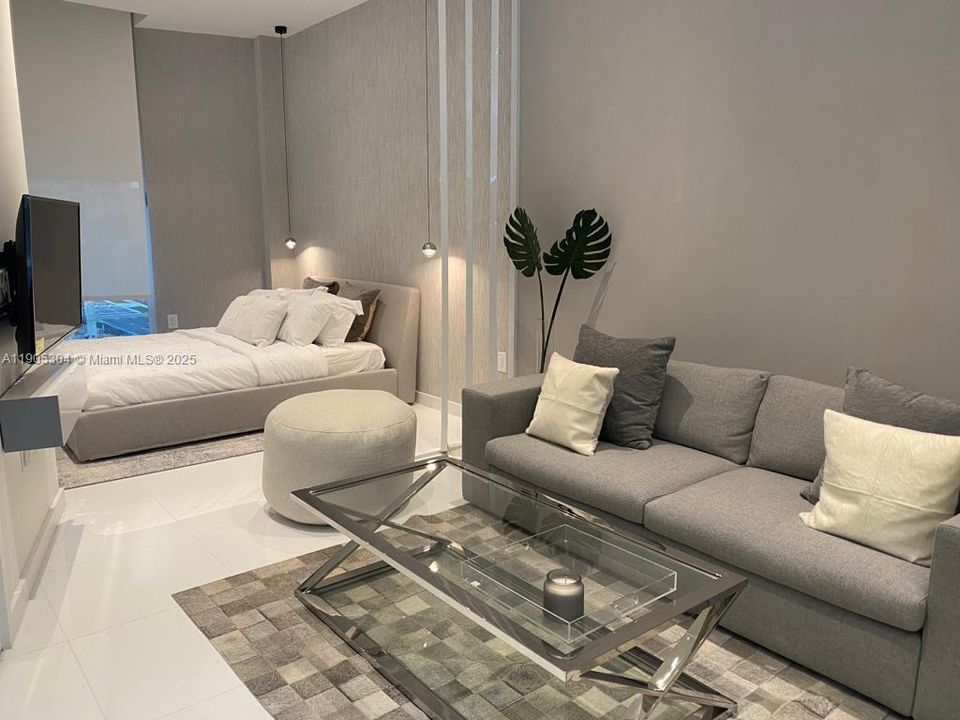 For Rent: $3,275 (0 beds, 1 baths, 528 Square Feet)