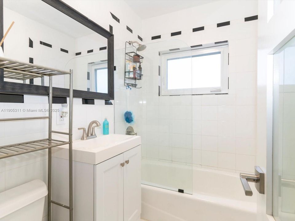 Active With Contract: $1,700,000 (3 beds, 2 baths, 2001 Square Feet)