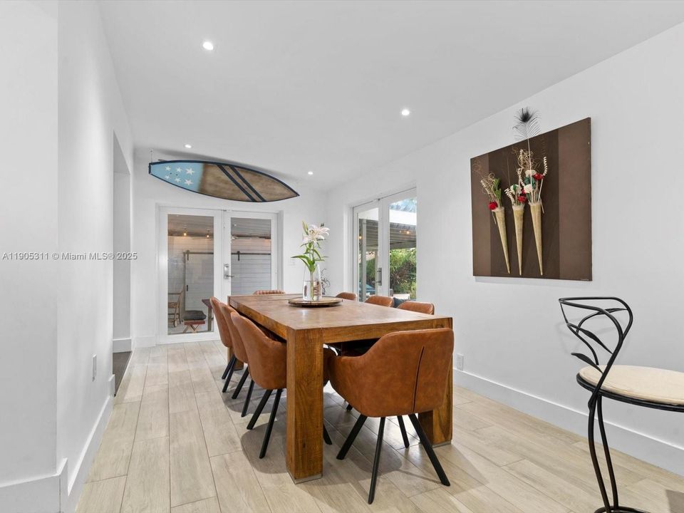 Active With Contract: $1,700,000 (3 beds, 2 baths, 2001 Square Feet)