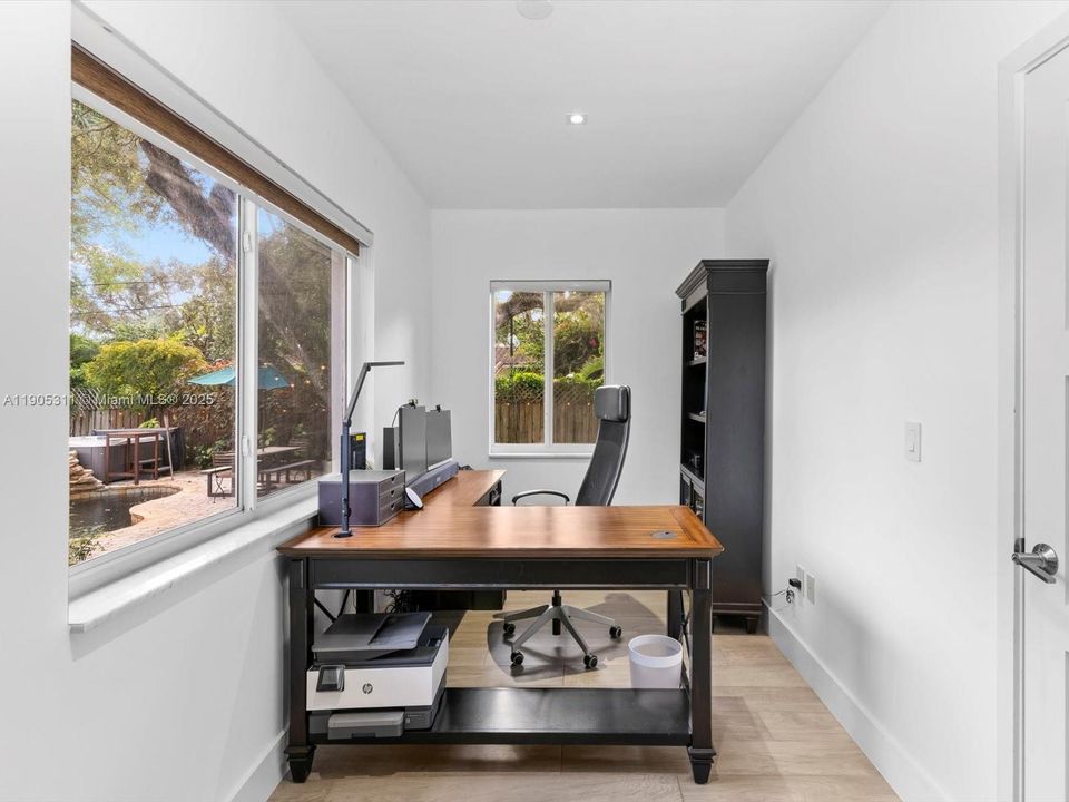 Active With Contract: $1,700,000 (3 beds, 2 baths, 2001 Square Feet)