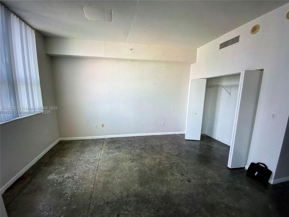 For Rent: $2,250 (1 beds, 1 baths, 651 Square Feet)