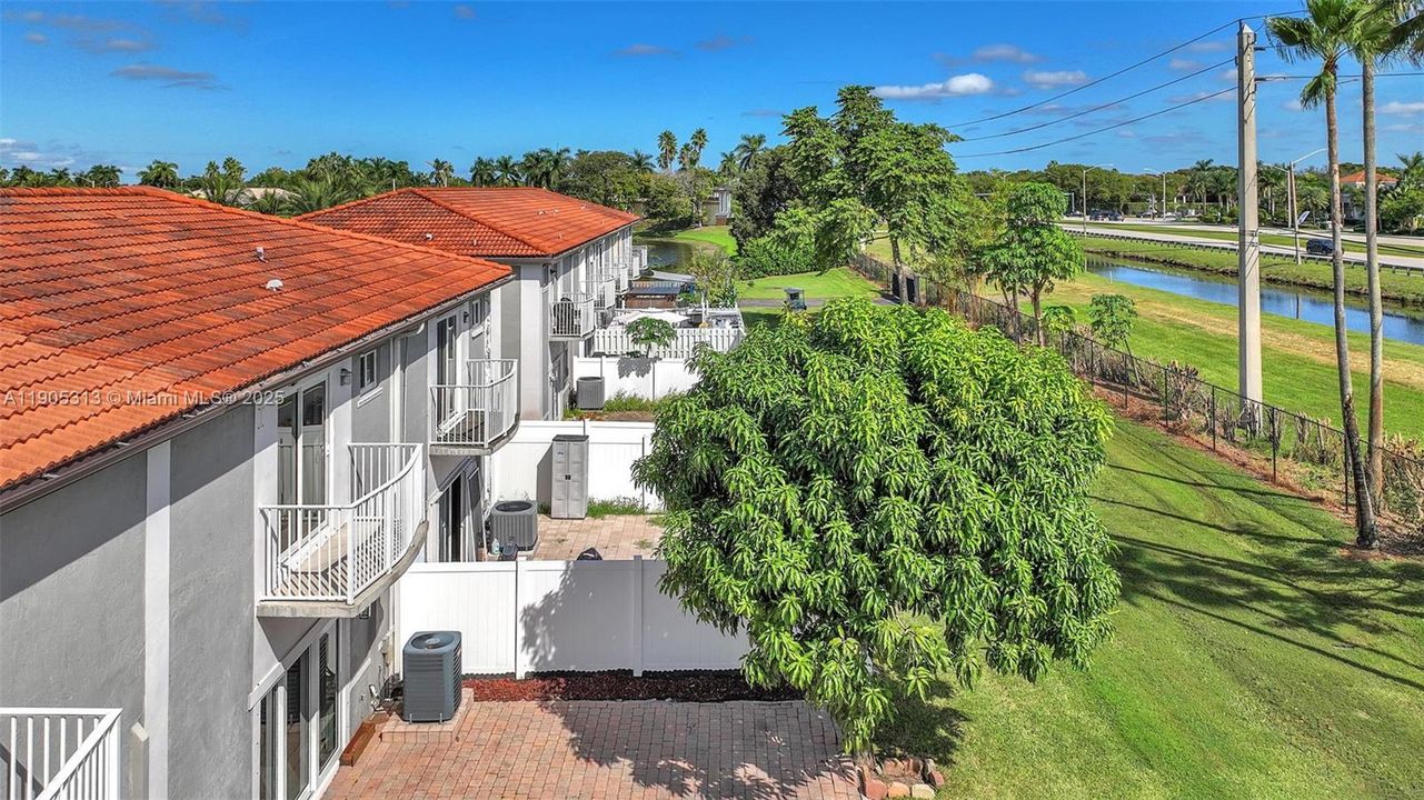 合同活跃: $2,850 (2 贝兹, 2 浴室, 1313 平方英尺)