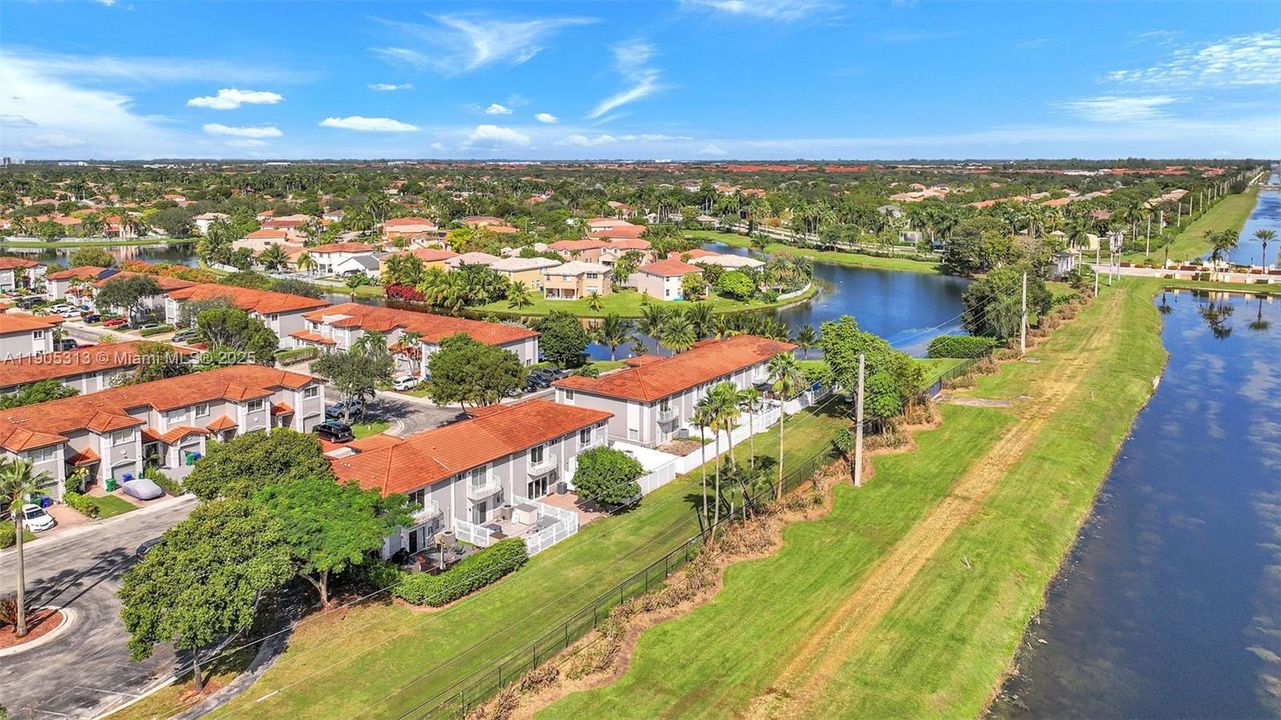 合同活跃: $2,850 (2 贝兹, 2 浴室, 1313 平方英尺)