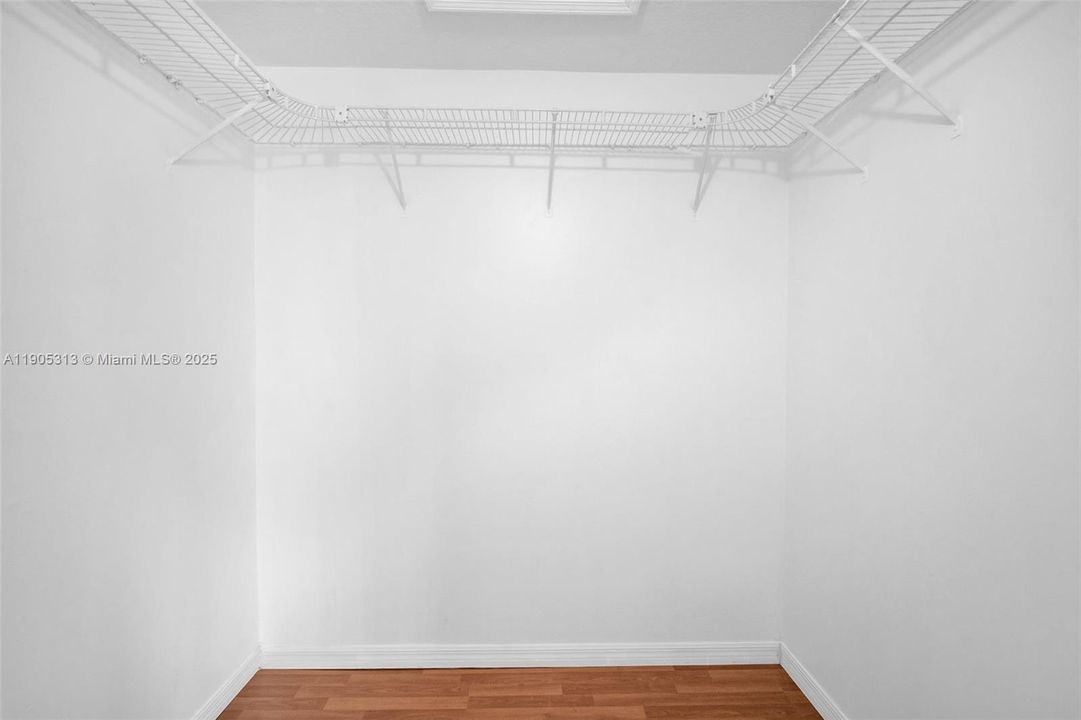 合同活跃: $2,850 (2 贝兹, 2 浴室, 1313 平方英尺)