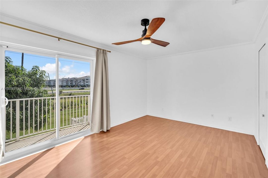 合同活跃: $2,850 (2 贝兹, 2 浴室, 1313 平方英尺)