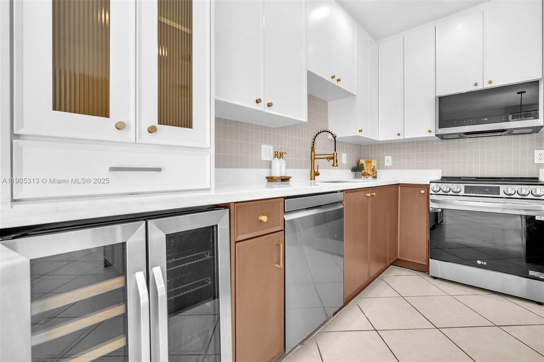 合同活跃: $2,850 (2 贝兹, 2 浴室, 1313 平方英尺)