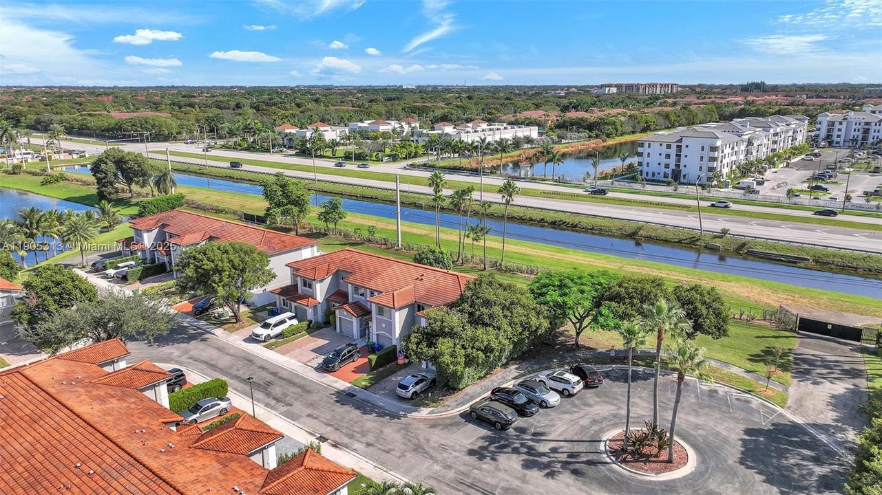 合同活跃: $2,850 (2 贝兹, 2 浴室, 1313 平方英尺)