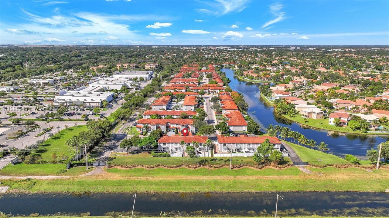 合同活跃: $2,850 (2 贝兹, 2 浴室, 1313 平方英尺)