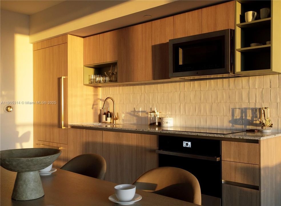 For Sale: $1,400,000 (3 beds, 3 baths, 1230 Square Feet)