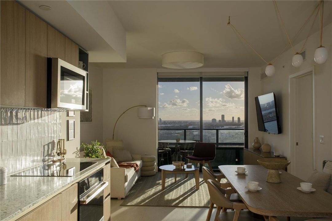 For Sale: $1,400,000 (3 beds, 3 baths, 1230 Square Feet)