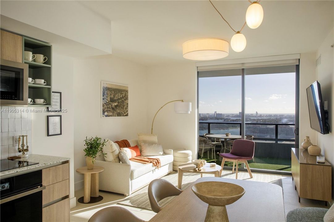 For Sale: $1,400,000 (3 beds, 3 baths, 1230 Square Feet)