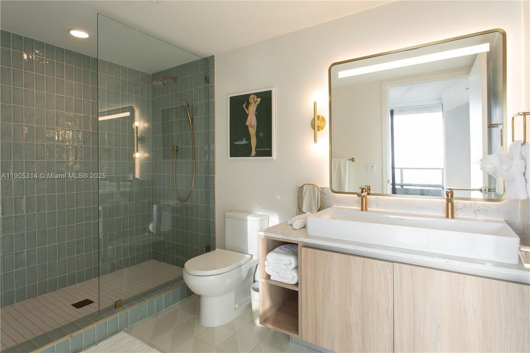 For Sale: $1,400,000 (3 beds, 3 baths, 1230 Square Feet)