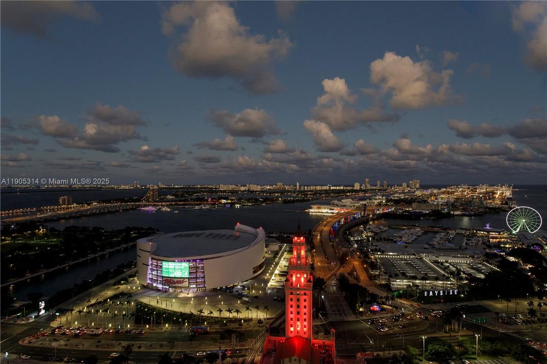 For Sale: $1,400,000 (3 beds, 3 baths, 1230 Square Feet)