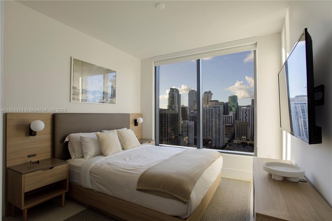 For Sale: $1,400,000 (3 beds, 3 baths, 1230 Square Feet)