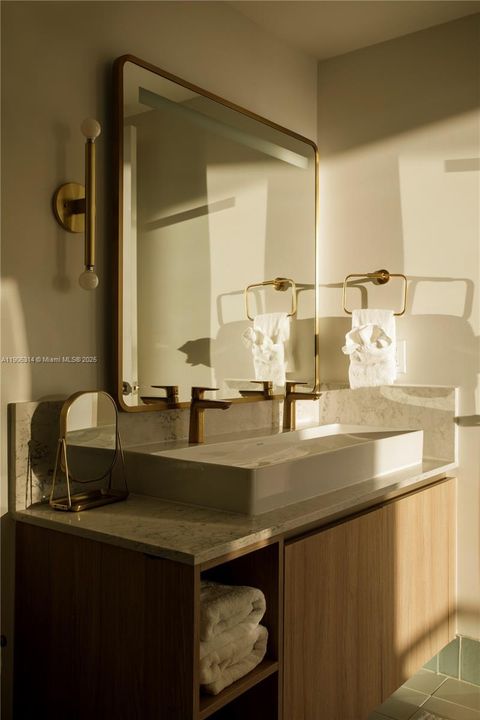 For Sale: $1,400,000 (3 beds, 3 baths, 1230 Square Feet)