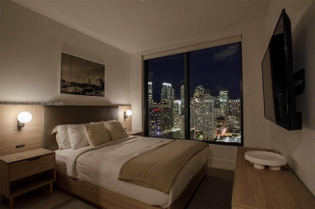 For Sale: $1,400,000 (3 beds, 3 baths, 1230 Square Feet)