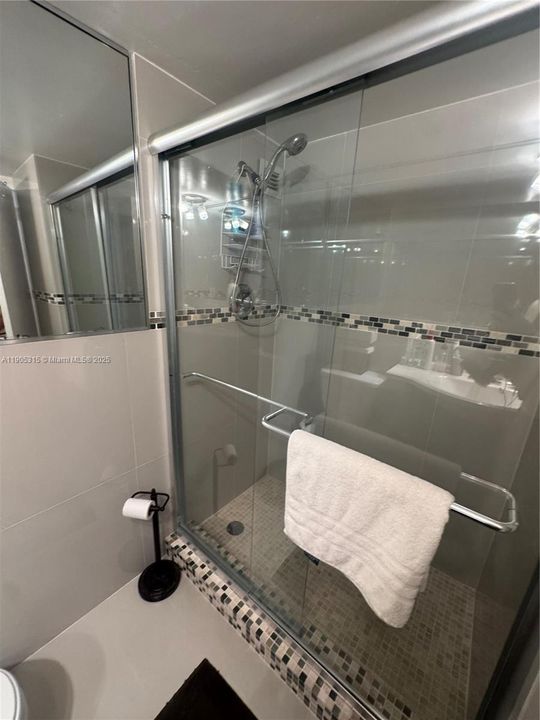 待售: $550,000 (2 贝兹, 2 浴室, 1030 平方英尺)