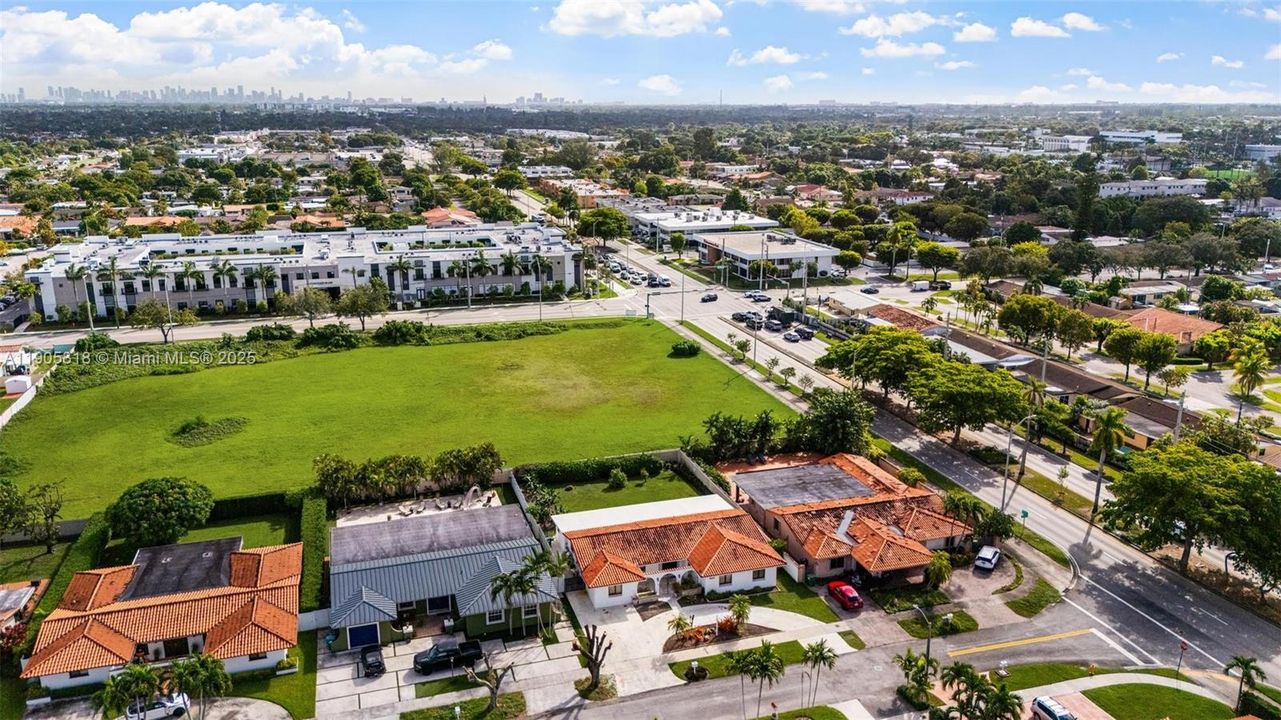 Recently Sold: $860,000 (5 beds, 3 baths, 2071 Square Feet)